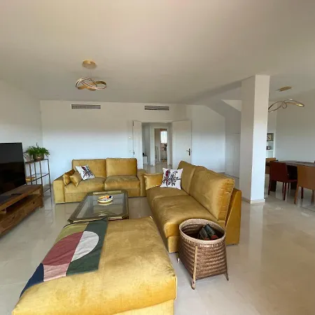 Casa De Loros Marbella